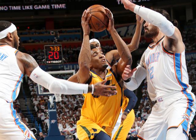  雷霆新秀隔扣戈贝尔引爆全场  