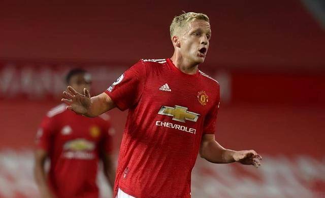  纽卡斯尔豪掷千金补强中场签荷兰国脚  